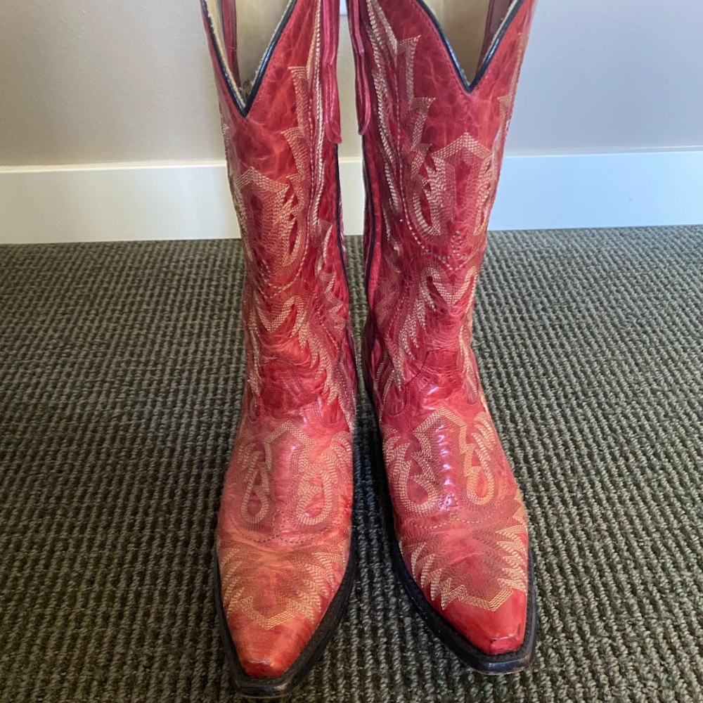Like new women’s cowboy boots. - Picture 1 of 2